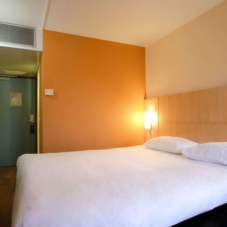 Ibis Toulouse Aeroport Hotel Blagnac Buitenkant foto