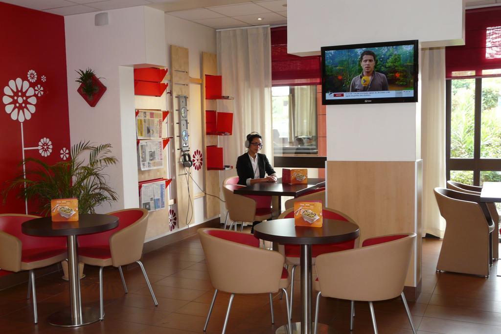 Ibis Toulouse Aeroport Hotel Blagnac Buitenkant foto