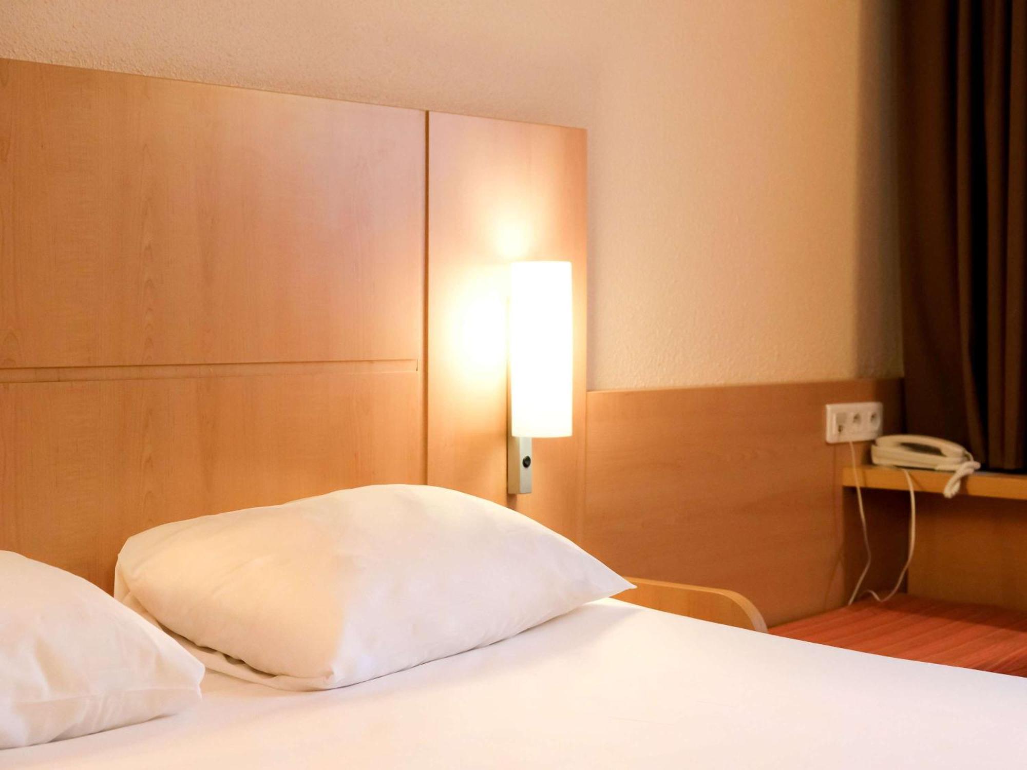 Ibis Toulouse Aeroport Hotel Blagnac Buitenkant foto